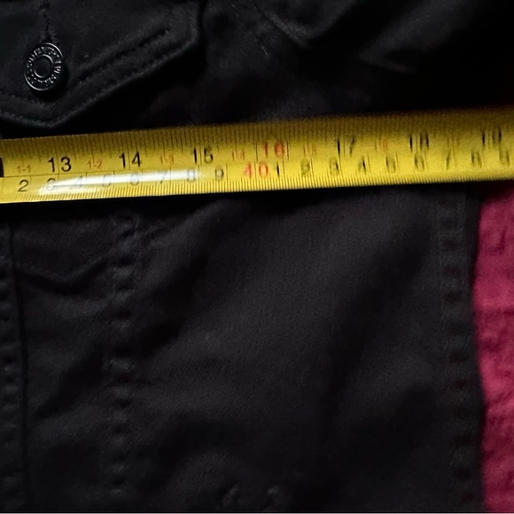 Black Levi’s Denim Trucker Jacket - Picture 5 of 9